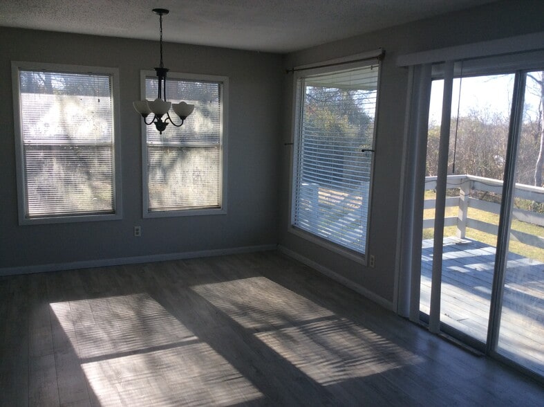 Dining AreaView From Living Room To Dining - 12421 Green Ridge Dr