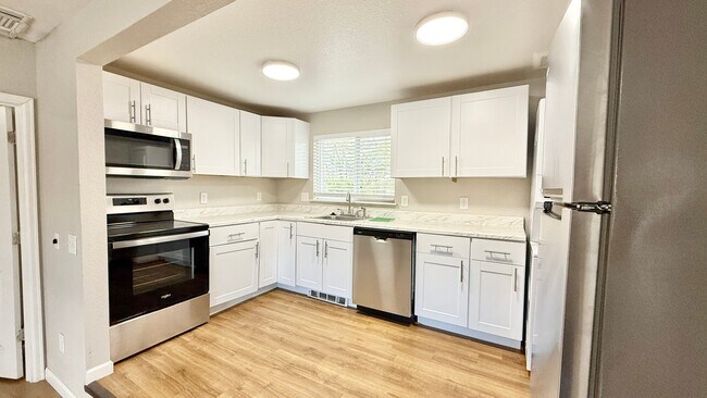 FullSizeRender (2) 4 - Table Mountain Townhomes