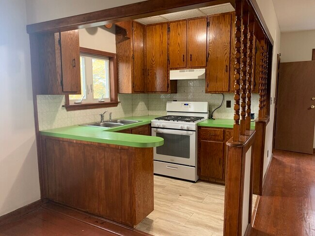 Building Photo - 347 Lawton St