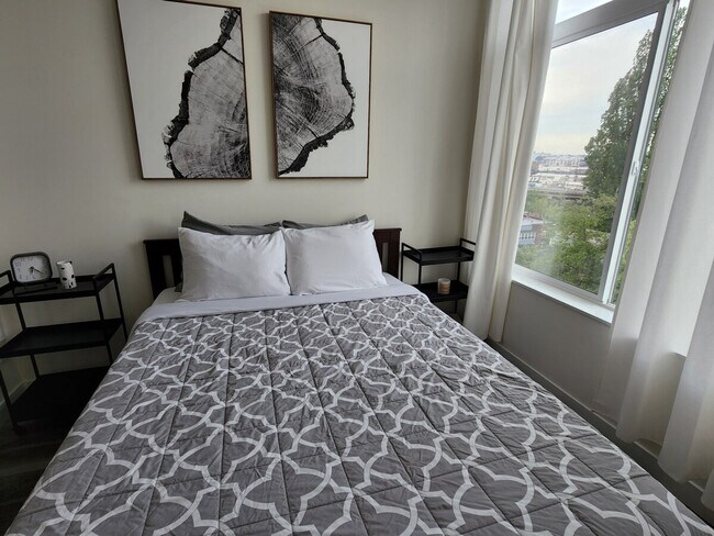 Building Photo - 3026 SW Charlestown St