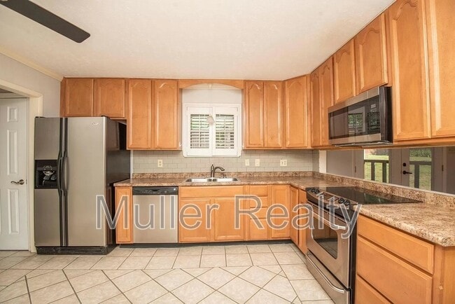 Building Photo - 10837 Dineen Dr