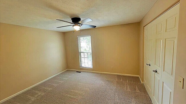 Building Photo - 6525 Blossomwood Cir NE