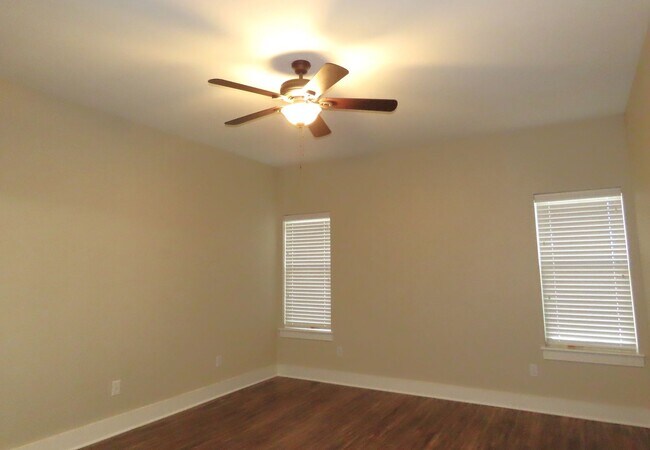 Building Photo - South Tyler! Stunning 5 Bedroom, 3.5 Bath ...