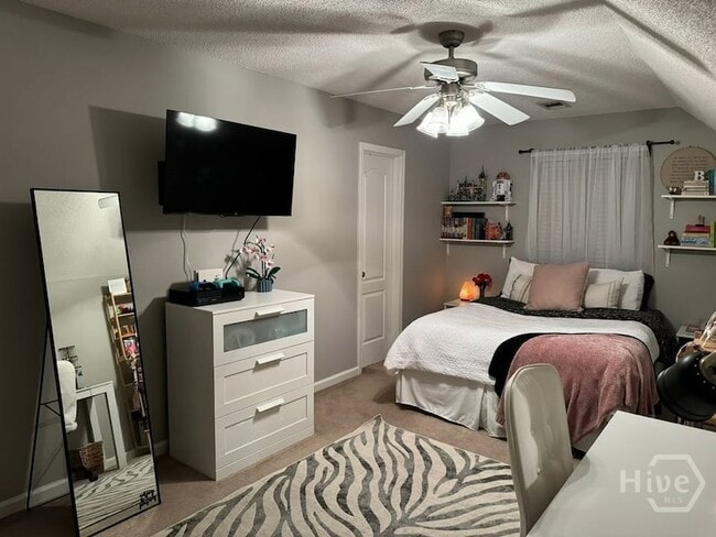 Building Photo - 431 Bridgewater Way