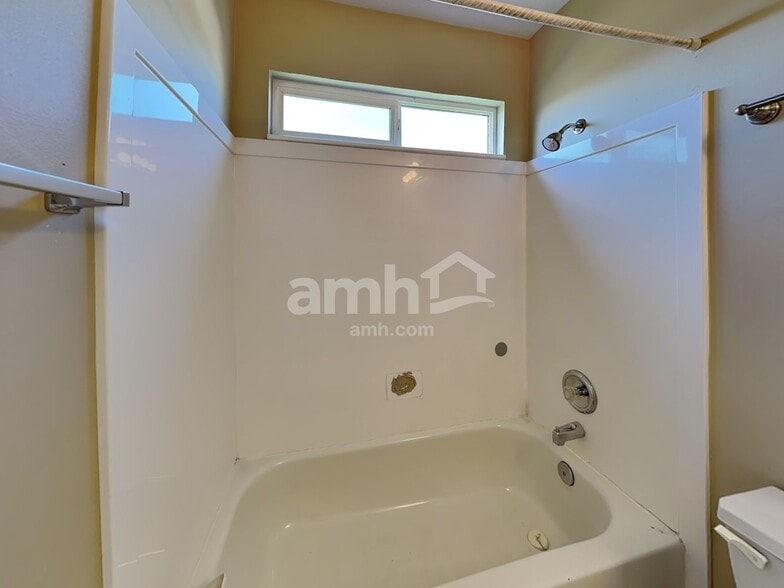 Building Photo - 1659 W 1065 S