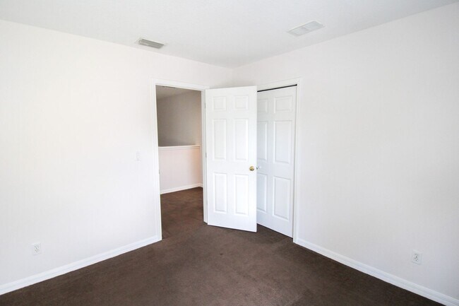 Building Photo - Lakeview 4-Bedroom, 2.5-Bath Annual Rental in Lakewood Ranch/Greenbrook