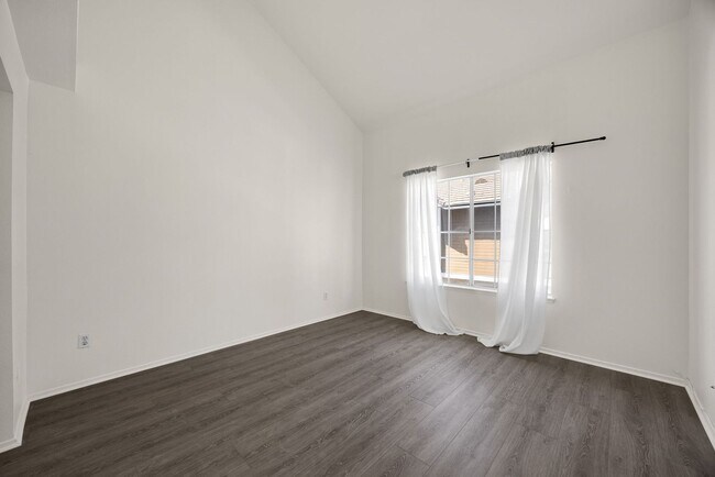 Building Photo - 16540 Graystone Dr. #126