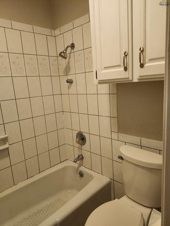Building Photo - 916 Kiowa Dr
