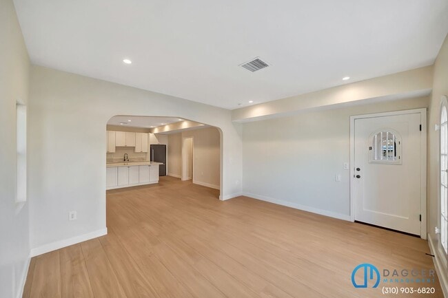 Building Photo - 2800 Winter St