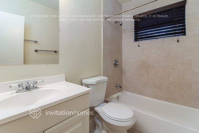 Building Photo - 10221 Dolphin Rd