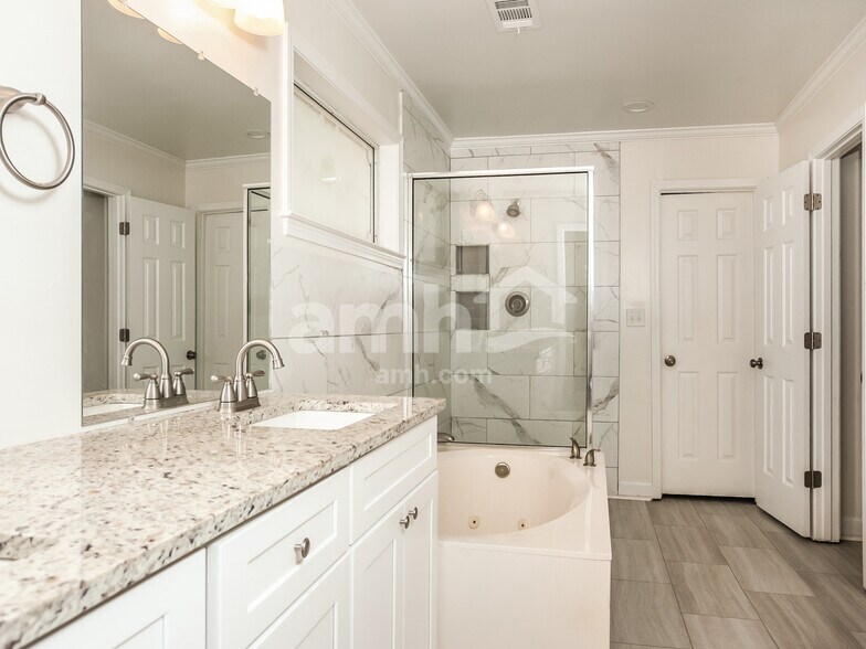 Building Photo - 771 Fairway Trail
