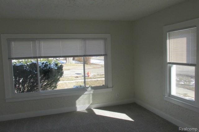 Building Photo - 995 Lakeview St