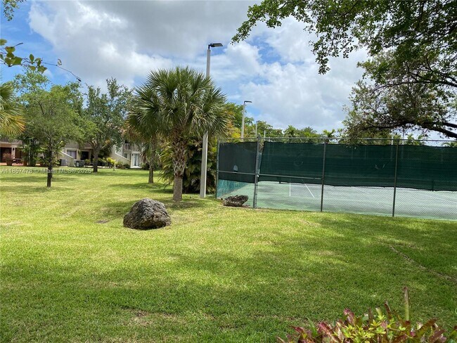 Building Photo - 10925 SW 113th Pl