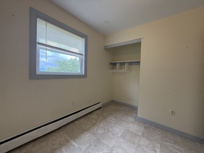 Building Photo - 165 Troup Rd