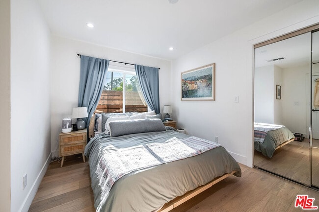 Building Photo - 1591 Yosemite Dr