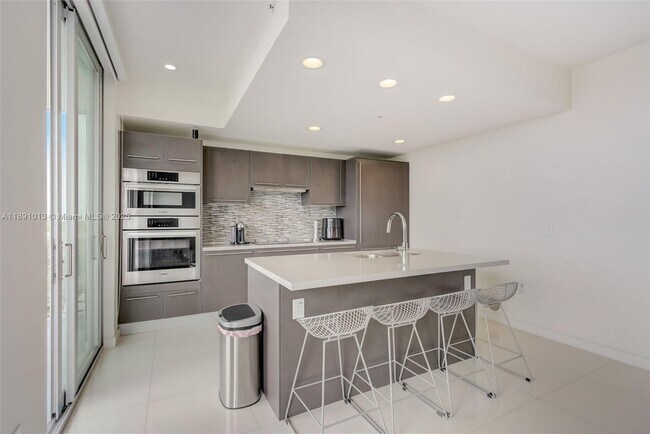 Building Photo - 7875 NW 107th Ave