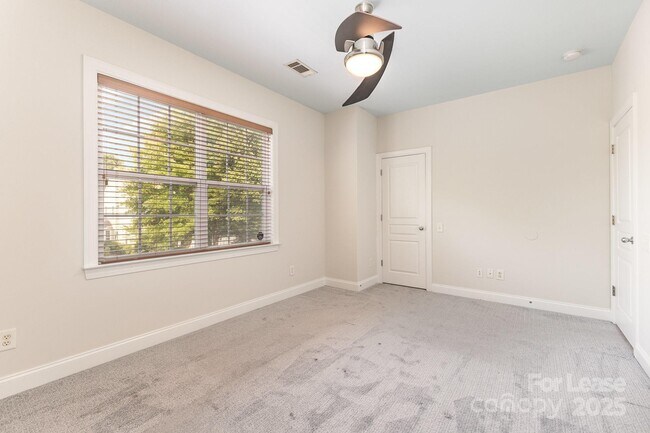 Building Photo - 9429 Ridgeforest Dr