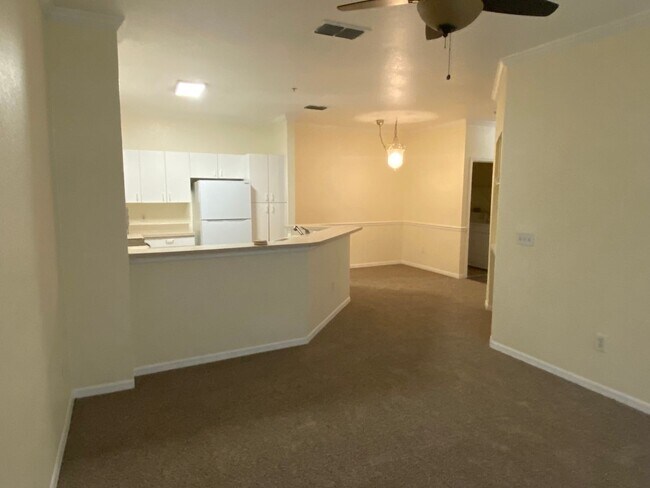 Building Photo - Condo for rent