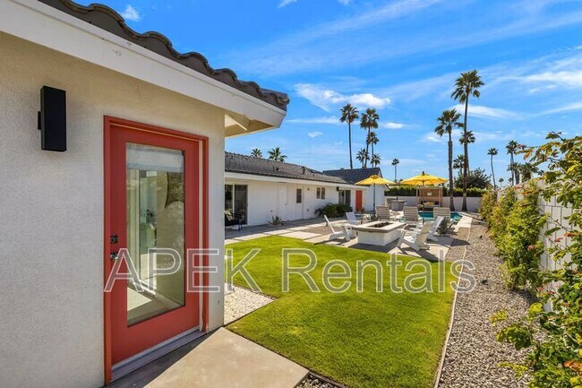 Building Photo - 945 N Buttonwillow Cir