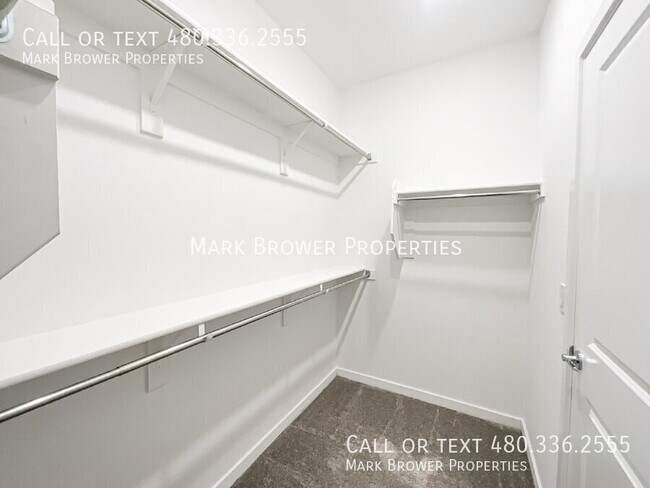 Building Photo - 761 E Furness Dr