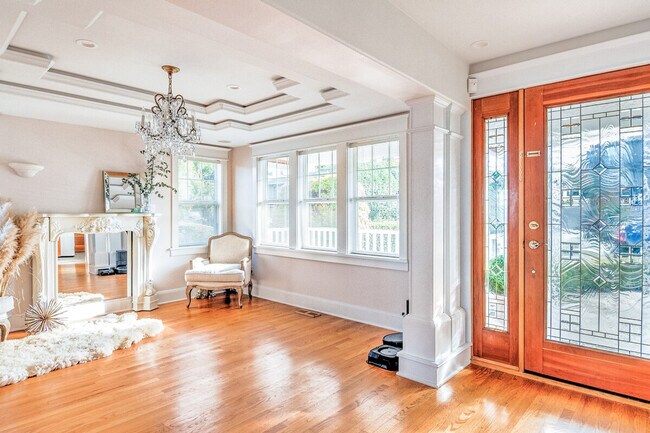 Building Photo - 2724 N Starr St