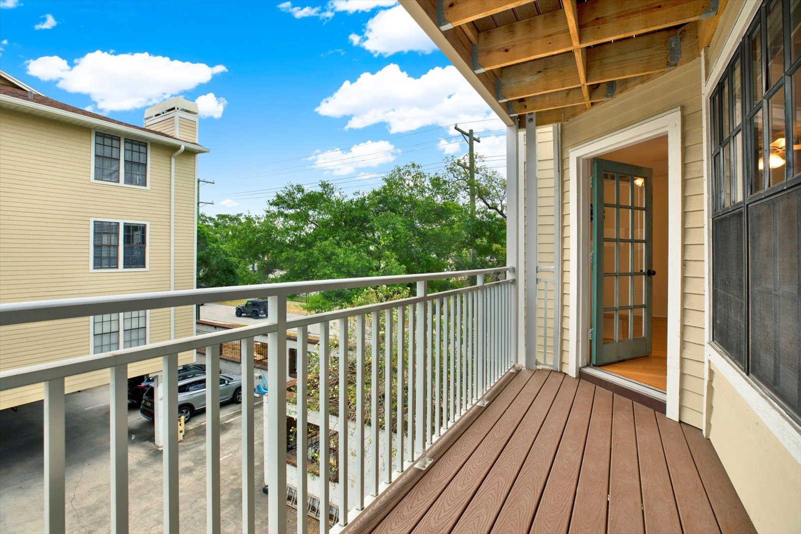Balcony - 1000 W Horatio St