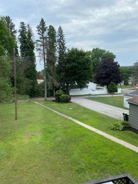 Building Photo - 545 Putnam Pike