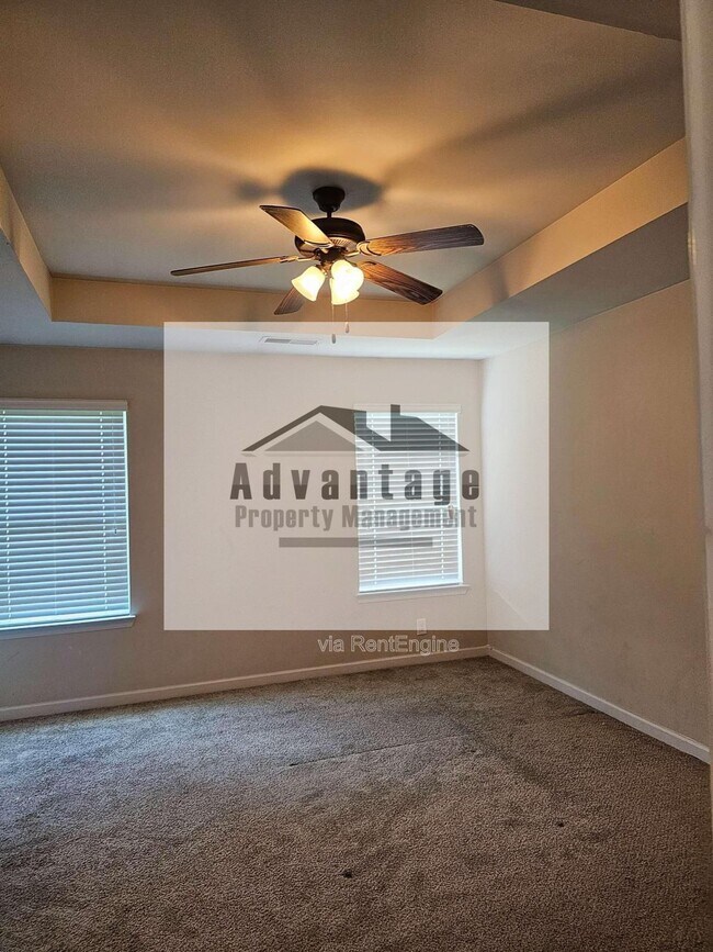 Building Photo - 250 Magnaview Dr