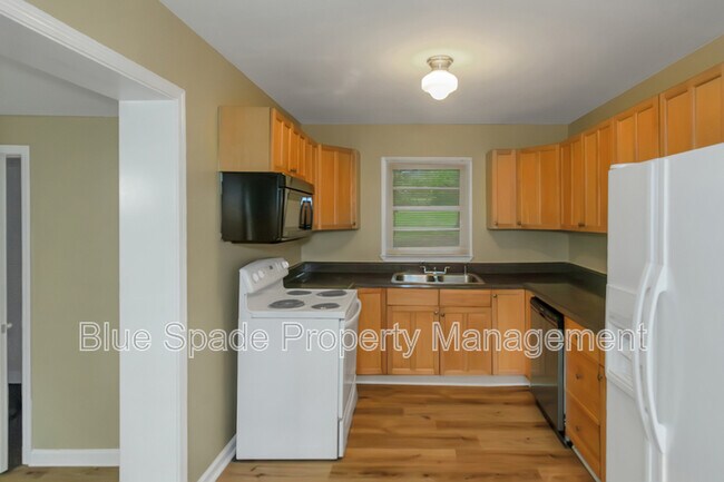 Building Photo - 1862 Posten Ln SW