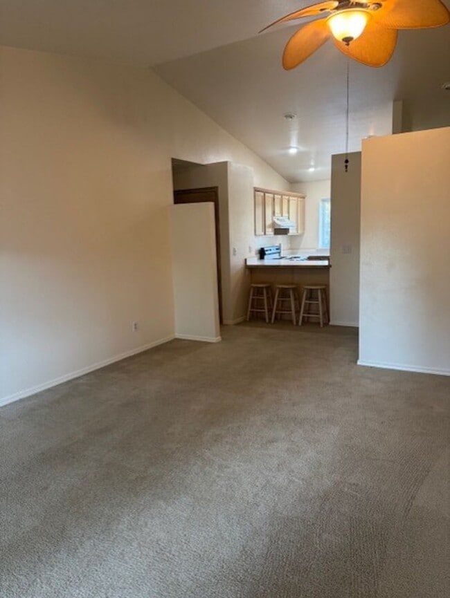 Building Photo - 2 Bdrm 1 bath