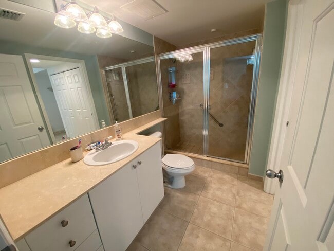 Building Photo - 700 E Boynton Beach Blvd