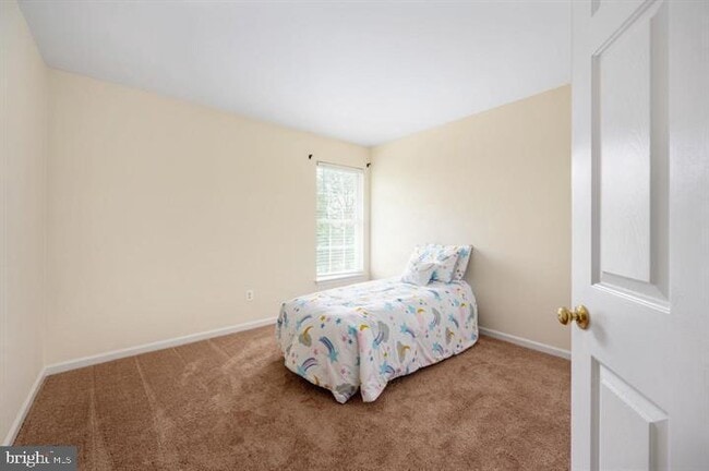 Building Photo - 6 Riggs Rd