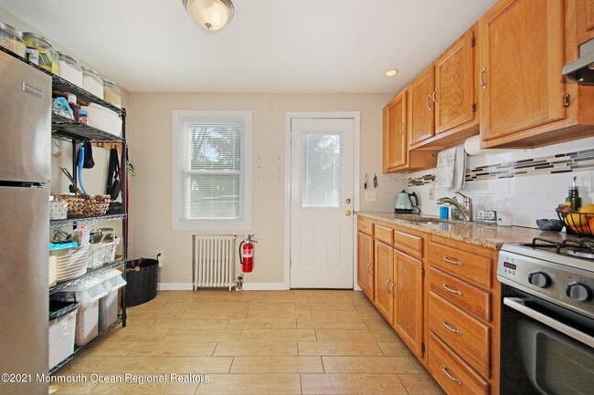 Building Photo - 16 Oldfield Pl