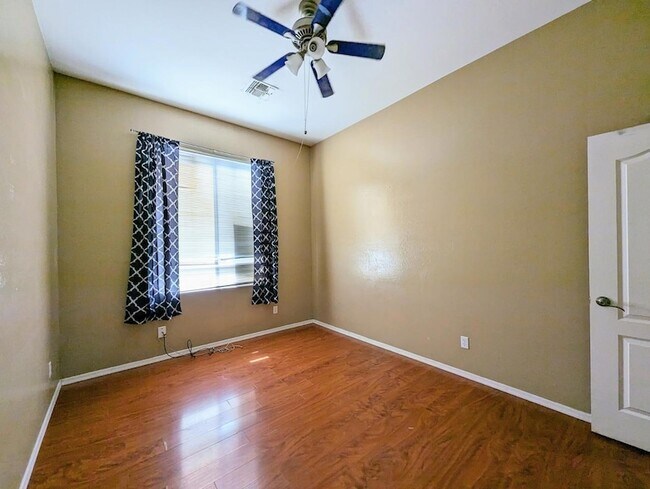 Building Photo - 3310 W Latona Rd