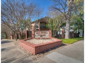 Building Photo - 3200 Duval St