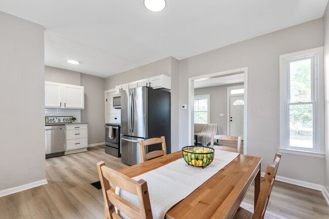 Building Photo - Charming 2-Story Home with Modern Updates ...