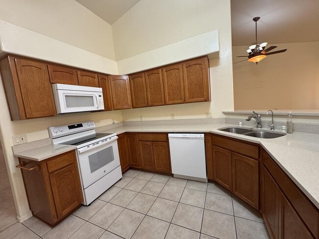 Building Photo - 3829 Camino del Vara