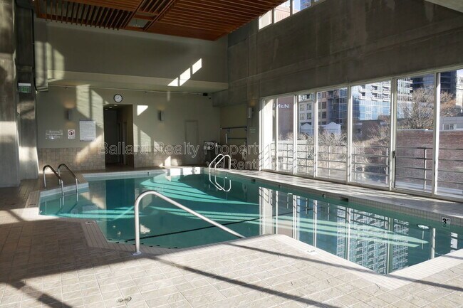 Building Photo - 2125 1st Ave