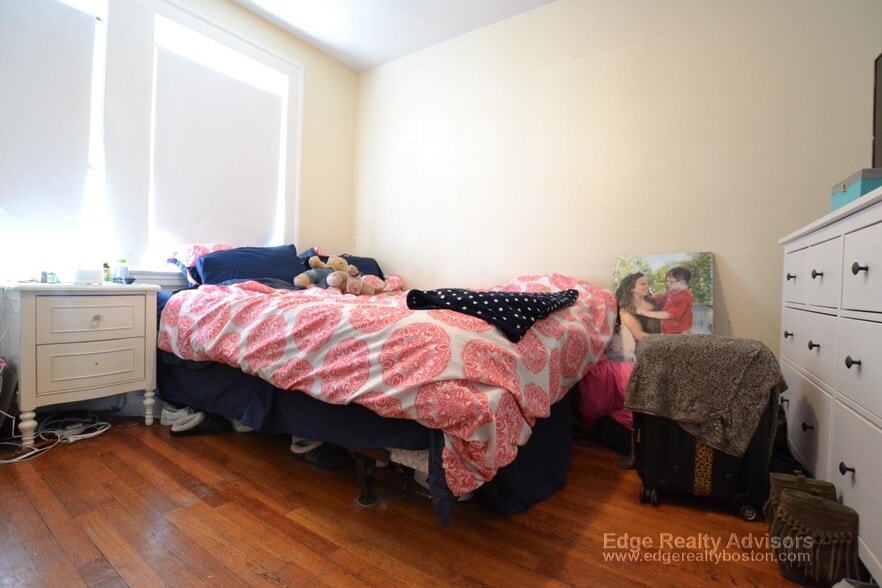 Building Photo - 55 Brock St