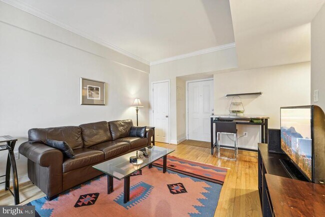 Building Photo - 1701 16th St NW