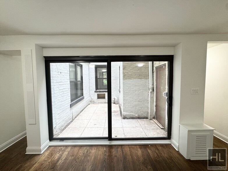 Building Photo - EAST 72 STREET