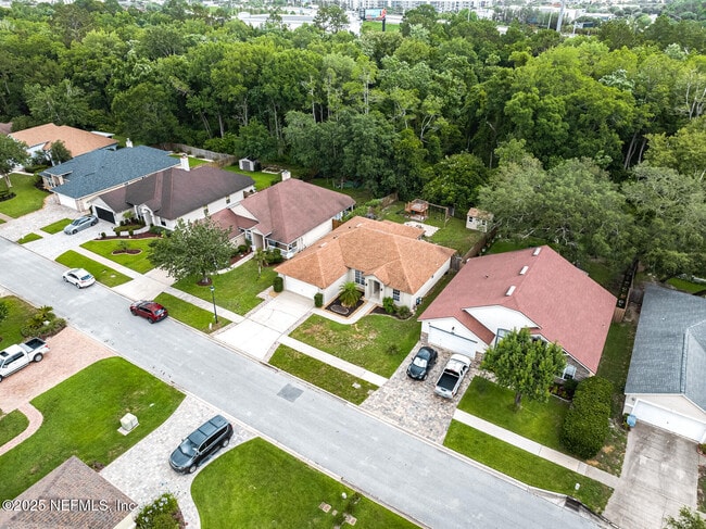 Building Photo - 8575 Crooked Tree Dr