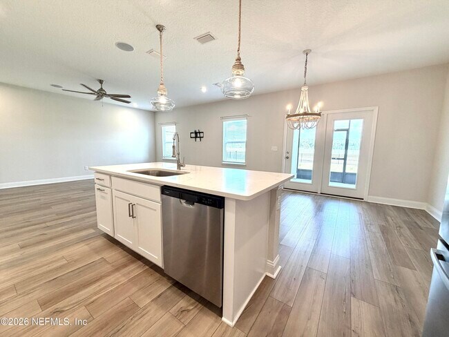 Building Photo - 12959 Holsinger Blvd