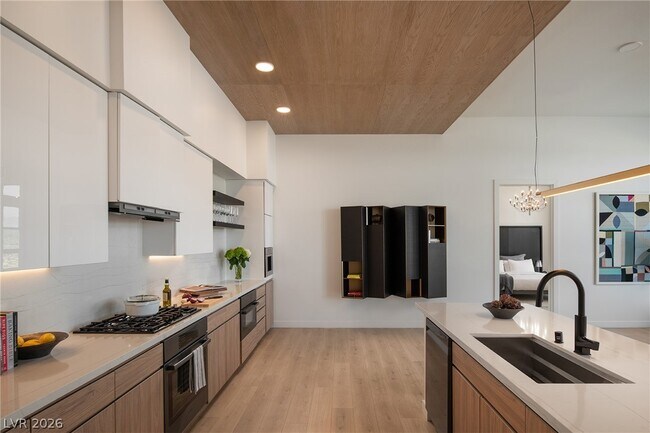 Building Photo - 11055 S Las Vegas Blvd