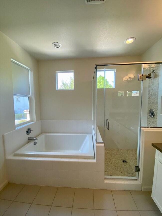 Building Photo - Executive and Upgraded 3-Bedroom Townhome in South Temecula!