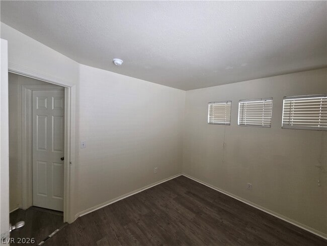 Building Photo - 8008 Dover Shores Ave