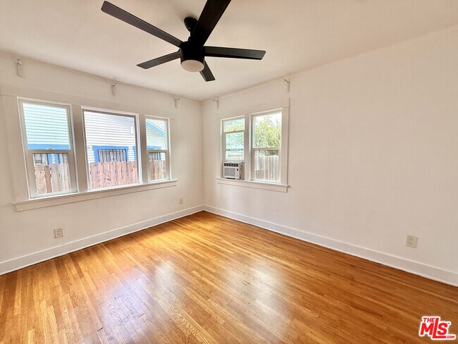 Building Photo - 2471 W Ave 32