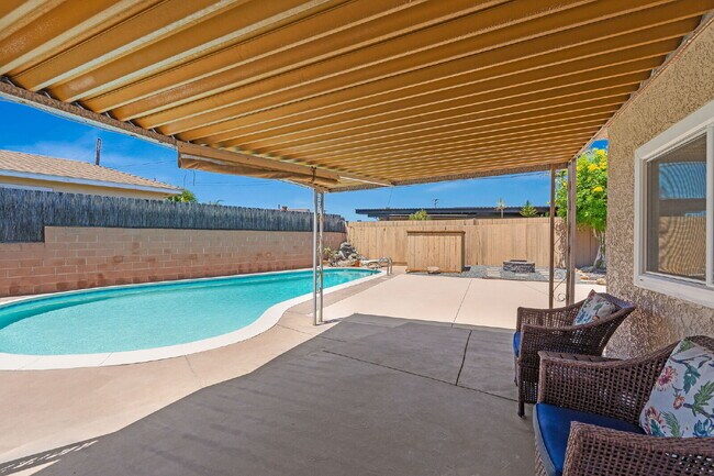 Building Photo - A San Diego Home with a Pool? Yes please!