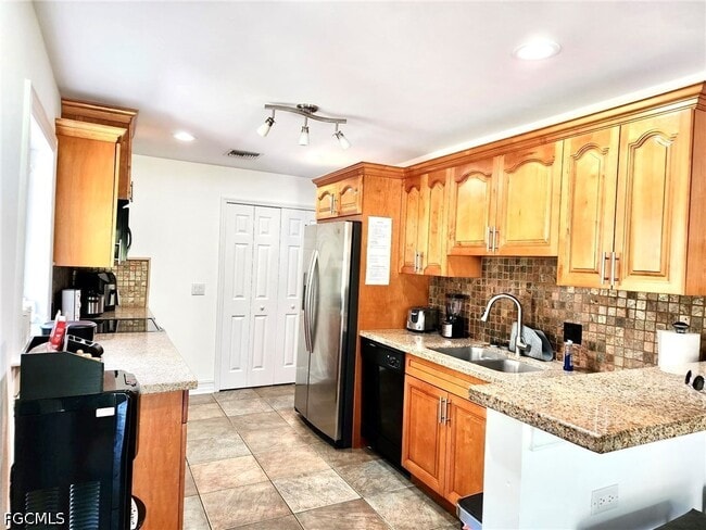 Building Photo - 740 19th St SW