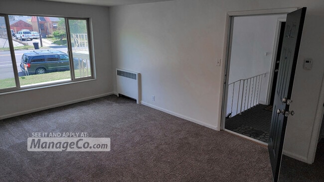 Building Photo - Large Bountiful 2 Bed with Garage